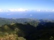 Vers le Pico Ruivo, dans les plis, le Caldeirao Verde, au fond, la mer